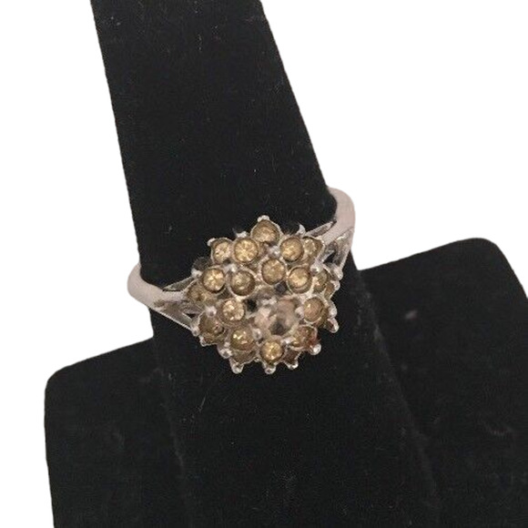 Size 7 Vintage Estate Cluster Ring 18k Gold Elecroplated Silvertone - Picture 1 of 13